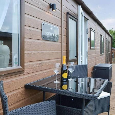 Luxury Boutique Style Lodge With Hot Tub Bridlington Eksteriør billede